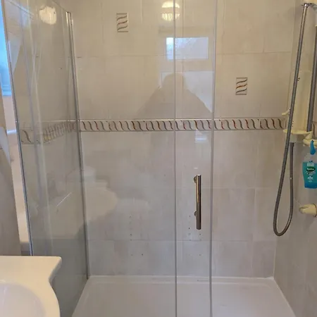 House Homestay Leeds (West Yorkshire)